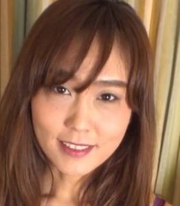 青山れな(あおやまれな / Aoyama Rena)